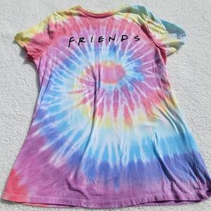 10/12 FRIENDS tie-dye t-shirt